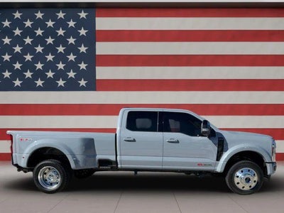 2026 Ford Super Duty F-450 DRW XL 4WD Crew Cab 8' Box