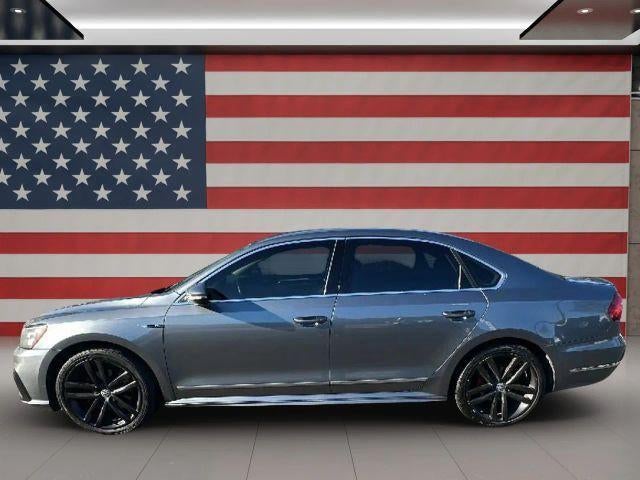 2017 Volkswagen Passat R-Line w/Comfort Pkg Auto