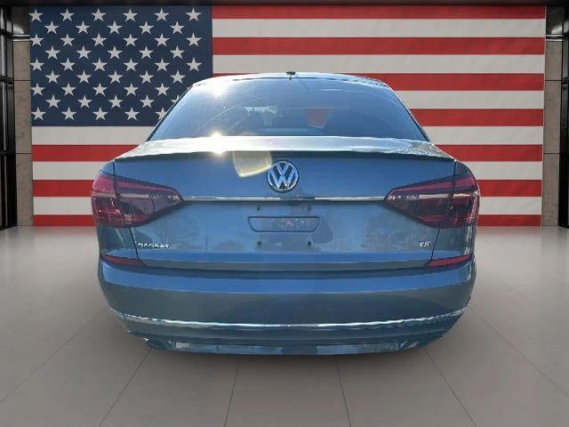 2017 Volkswagen Passat R-Line w/Comfort Pkg Auto