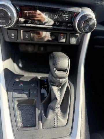 2022 Toyota RAV4 XLE FWD (GS)