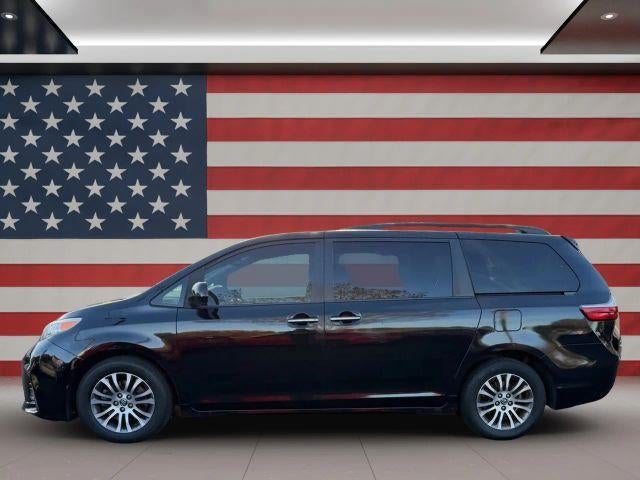 2019 Toyota Sienna XLE FWD 8-Passenger (Natl)