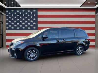 2019 Toyota Sienna XLE FWD 8-Passenger (Natl)