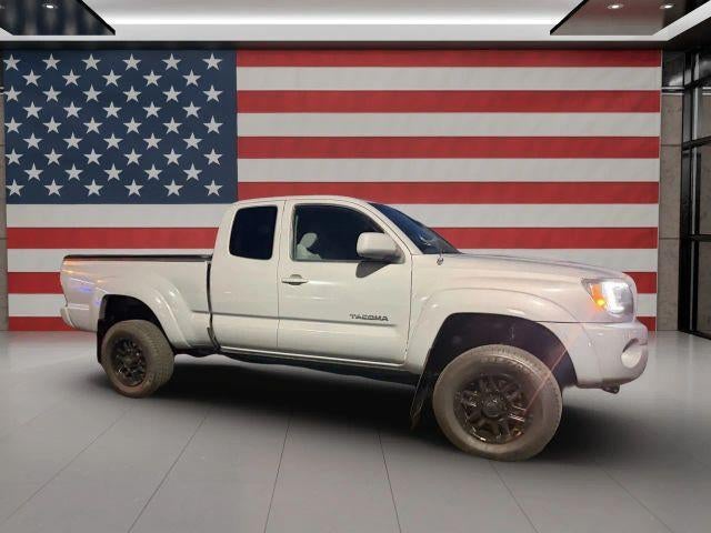 2011 Toyota Tacoma 4WD Access Cab Standard Bed V6 Manual (Natl)